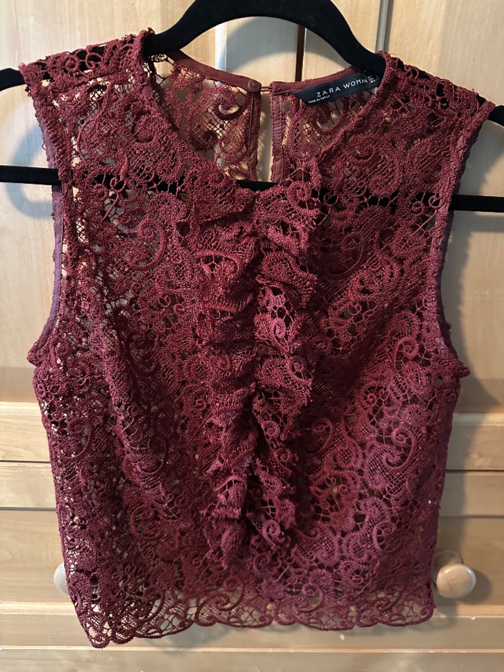 Zara Women's Sleeveless Burgundy Lace Top Small